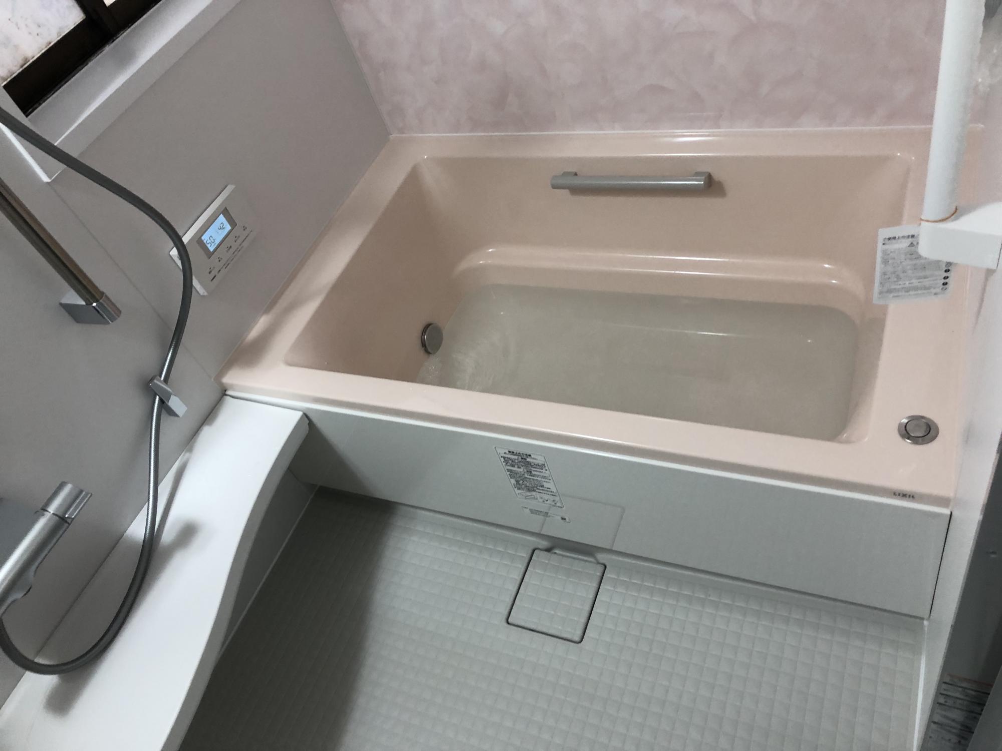 シロアリ被害をきっかけに安心できる暖かなお風呂に。